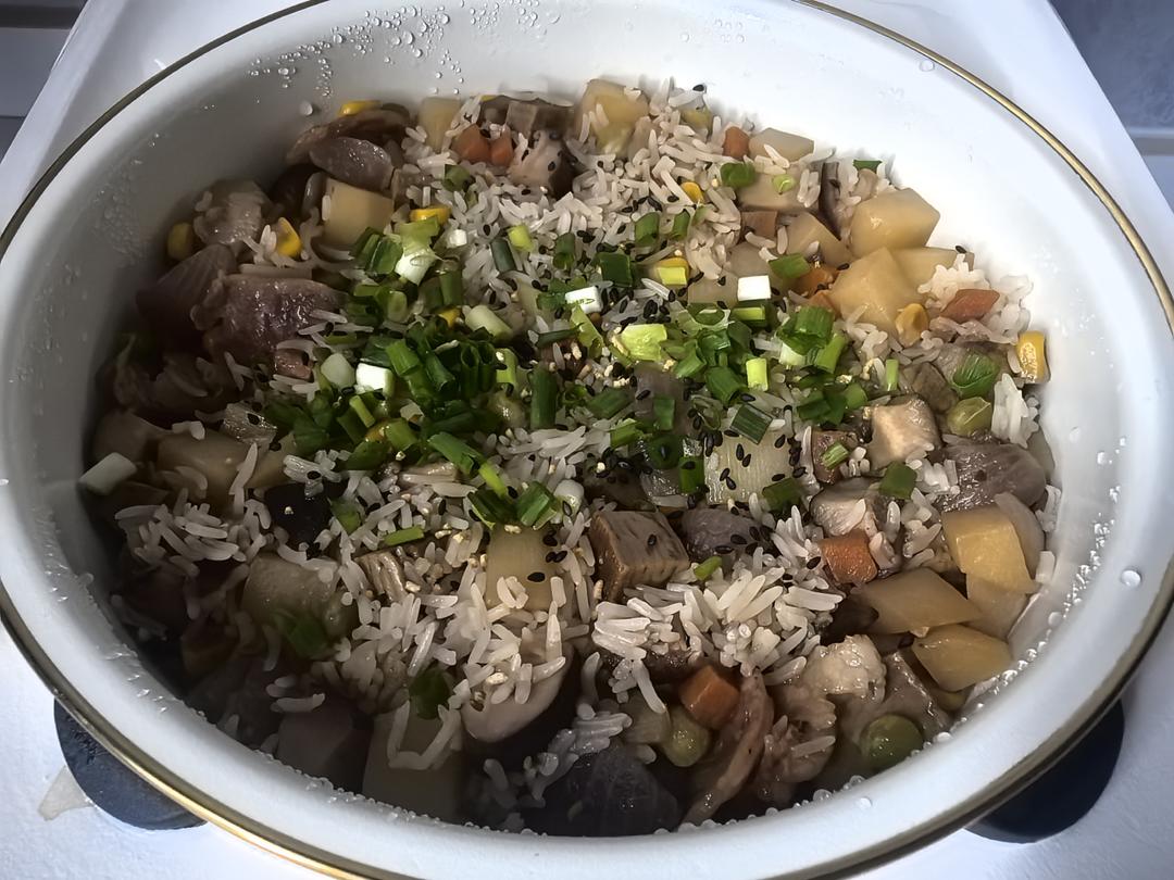 腊肠煲仔饭（电饭锅版）