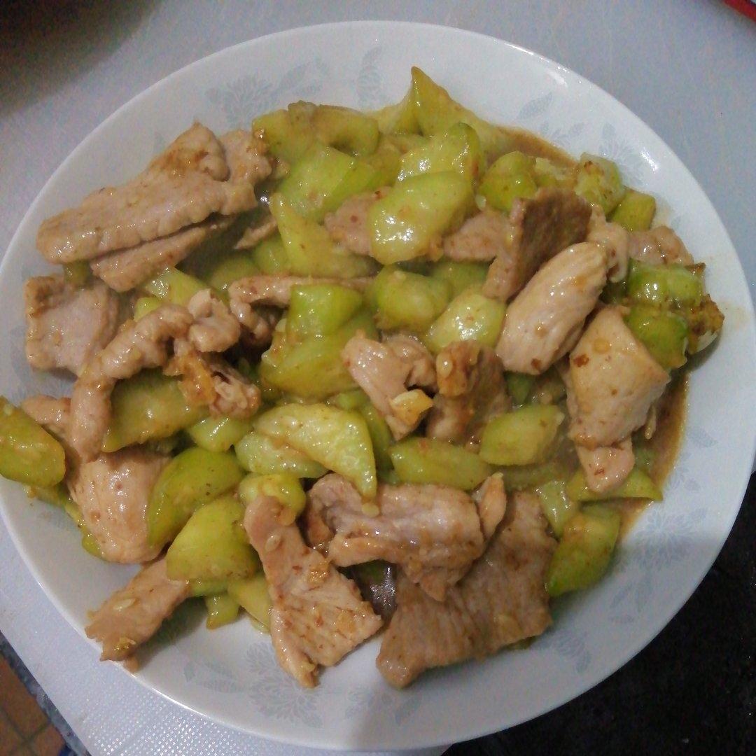 家常丝瓜炒肉