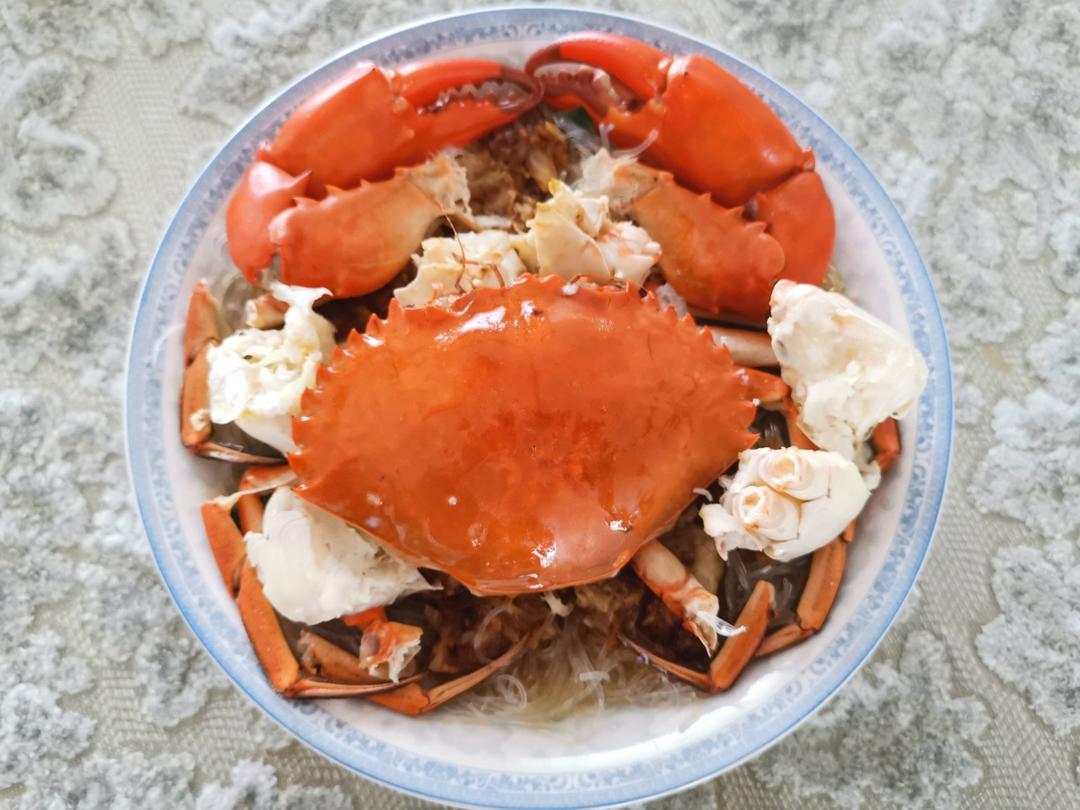 年夜饭大菜之 蒜蓉粉丝蒸红膏梭子蟹大家快来跟我学一下超详细的步骤