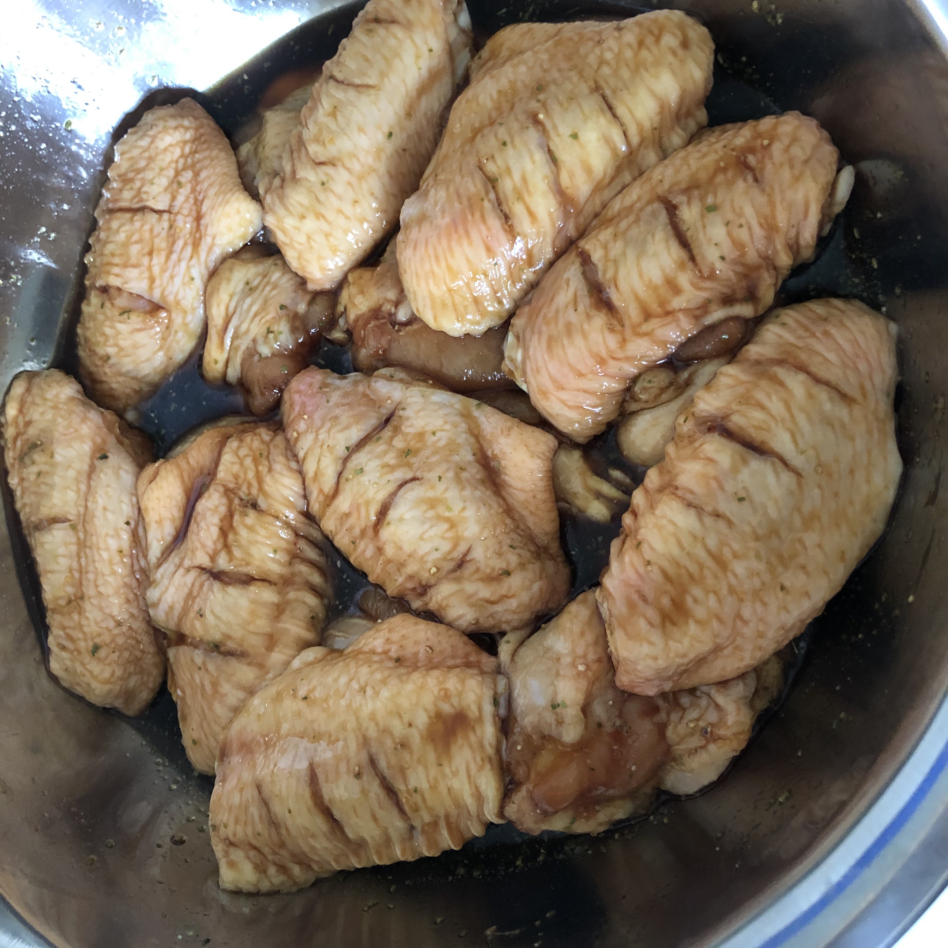 电饭锅鸡翅土豆的做法 步骤2