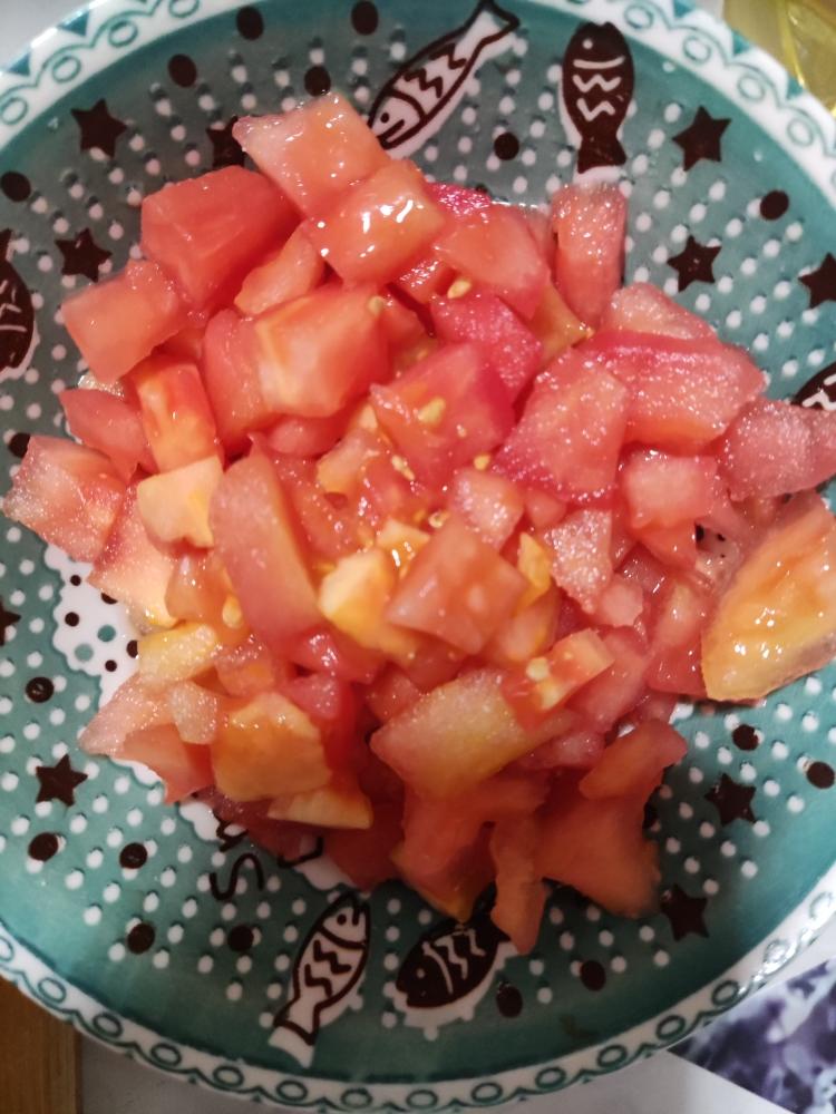 【饭】番茄土豆肥牛面糊的做法 步骤2