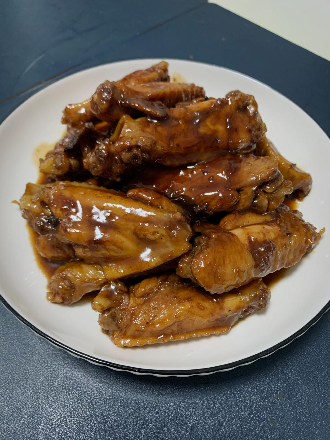 厨师长教你：“可乐鸡翅”的家常做法，味道鲜嫩可口，先收藏起来