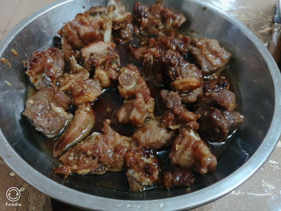 香酥排骨蒸土豆