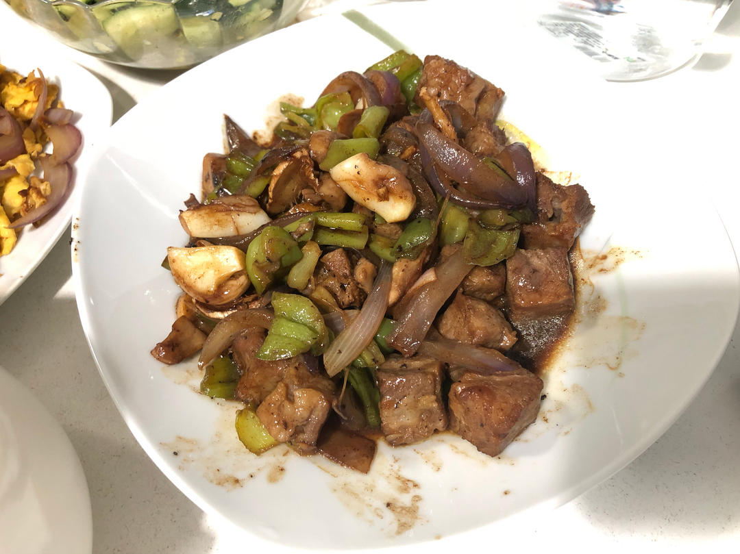 洋葱蘑菇牛肉粒
