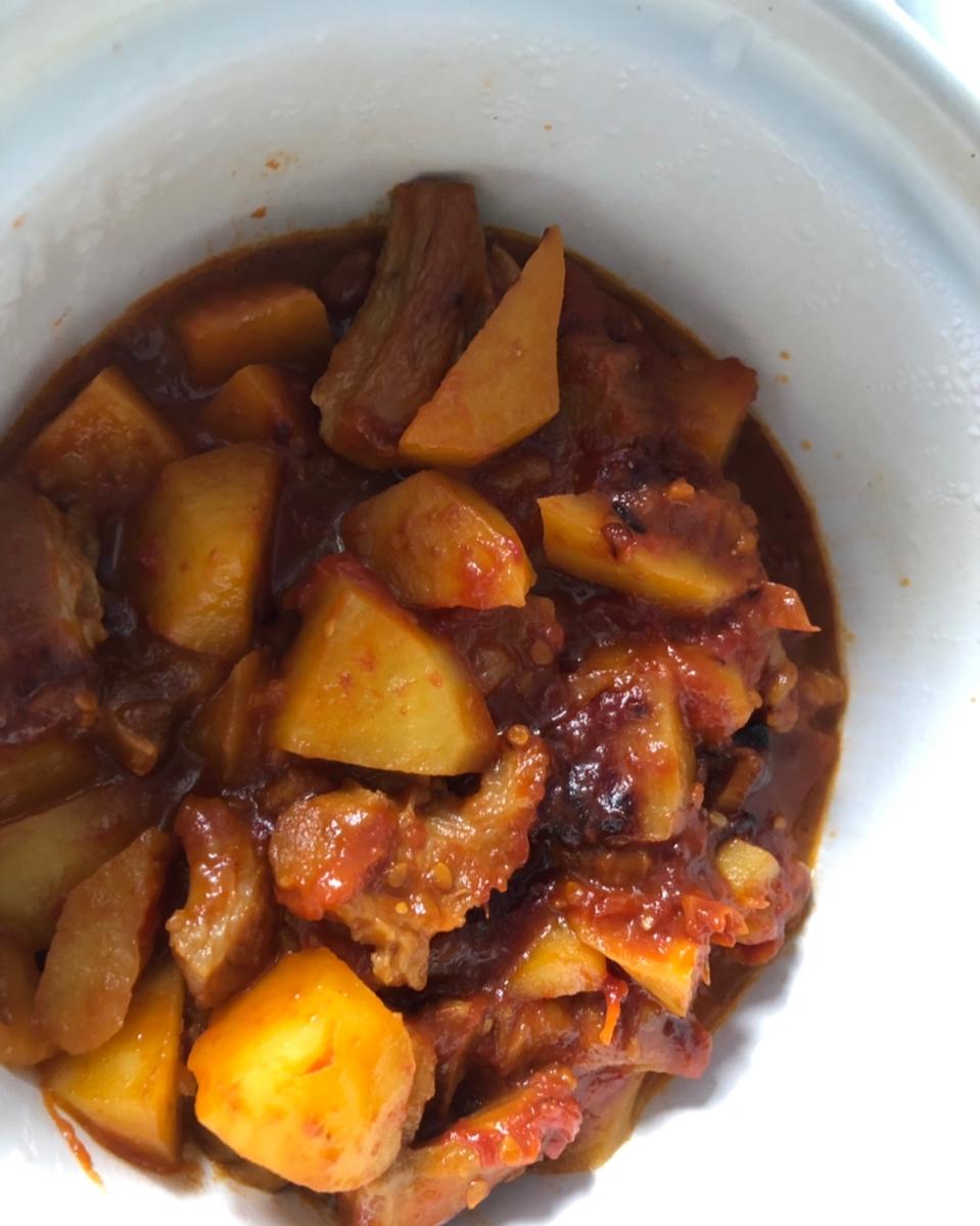 汤浓肉嫩的番茄牛腩，牛腩软烂秘法