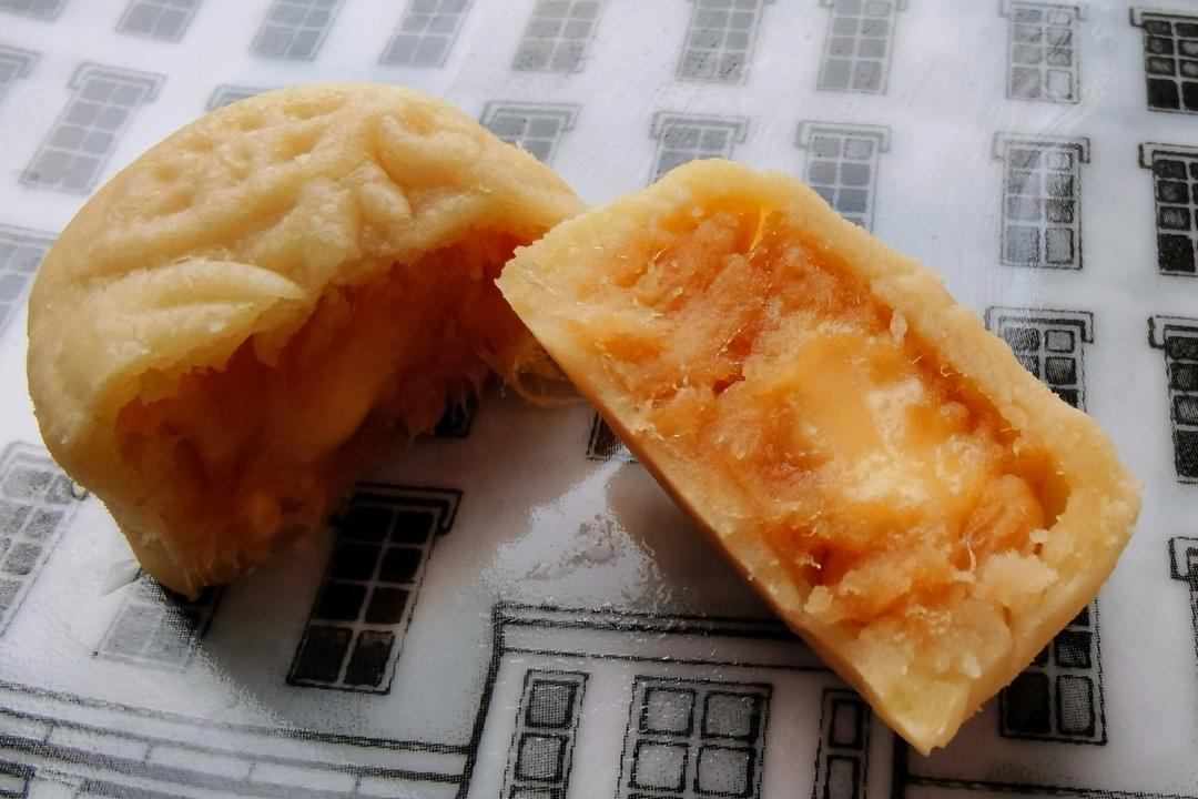酥皮流心月饼