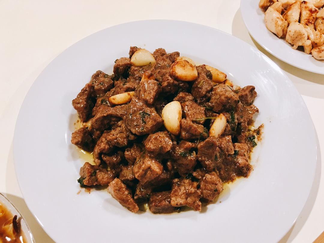 黑蒜子牛肉粒