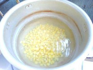 酥香玉米烙的做法 步骤1