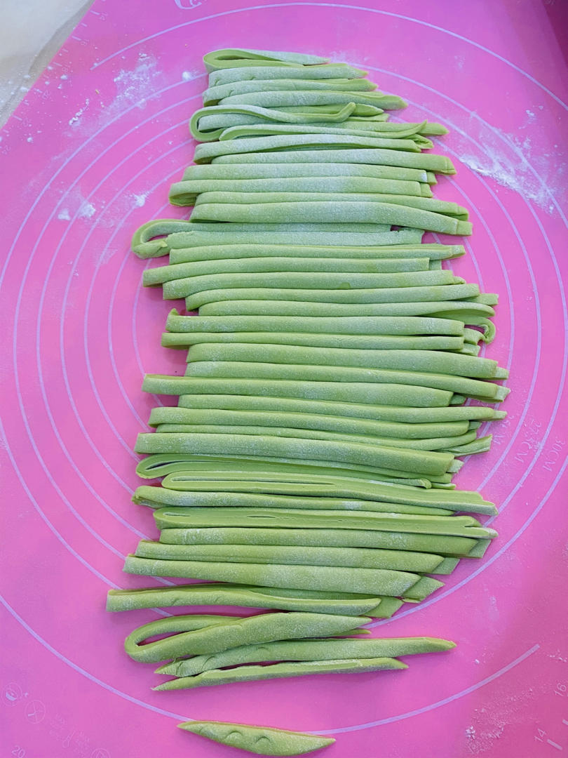 自制营养手工【菠菜面条】