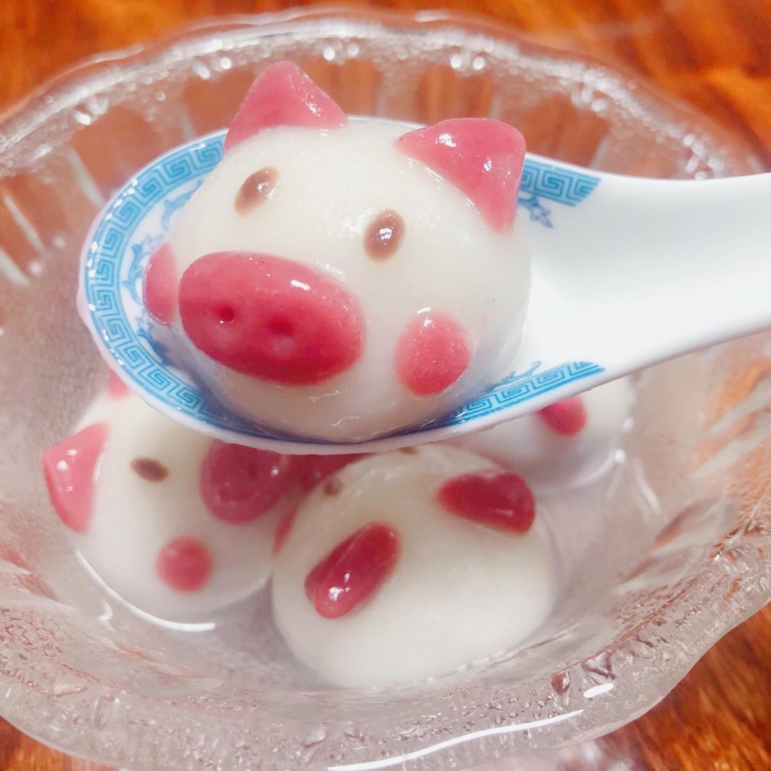 小笋的大卷做的奶香芝麻馅猪猪汤圆