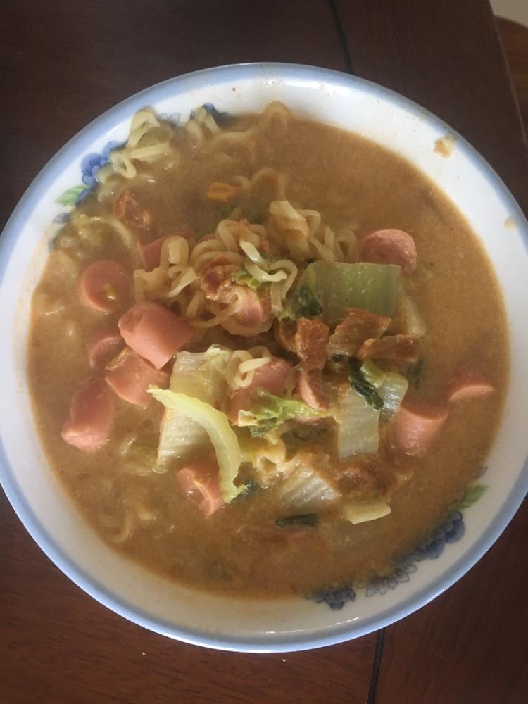 牛奶煮辣白菜泡面