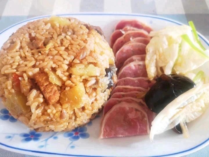 好吃到怀疑人生的懒人电饭煲茄子烧肉焖饭！巨下饭！