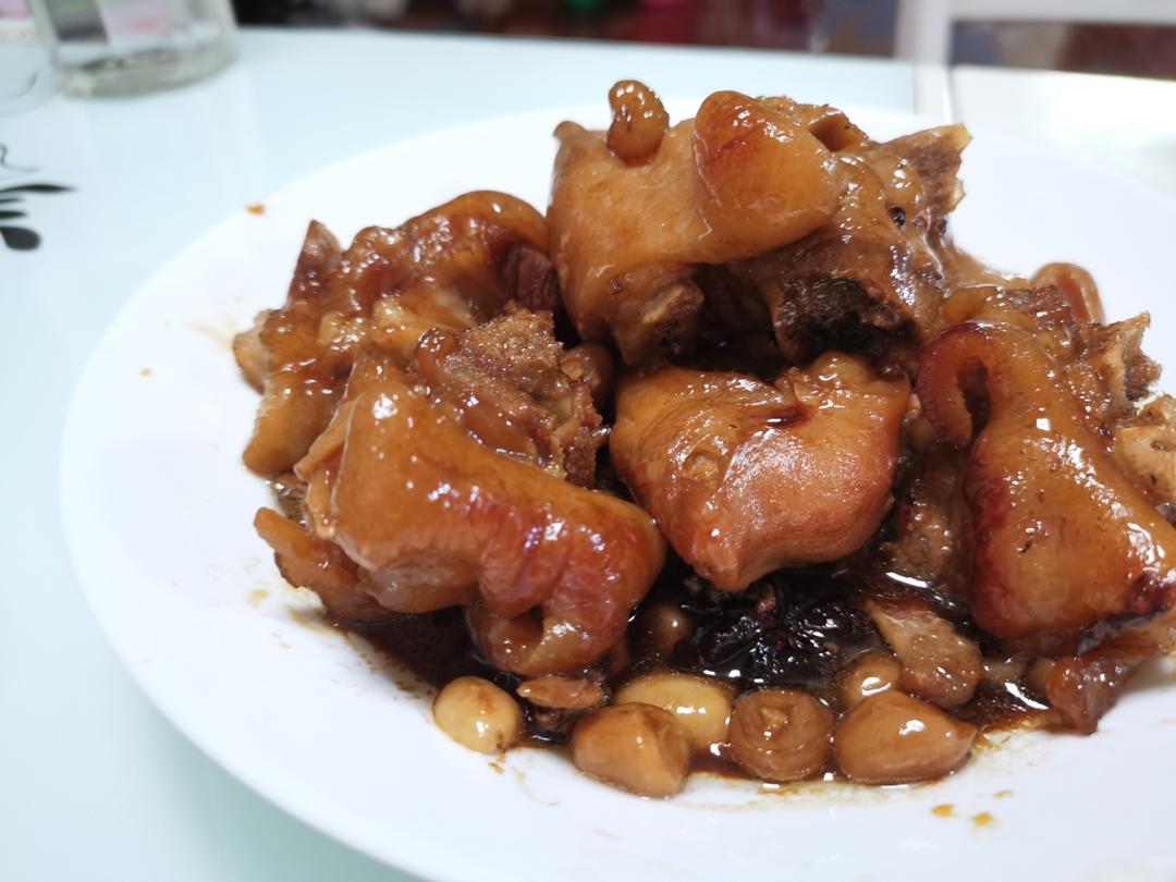 美味的家常菜：红烧猪蹄