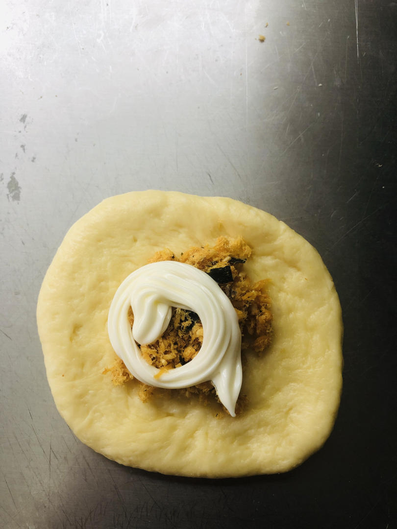 如棉花般松软的海苔肉松面包