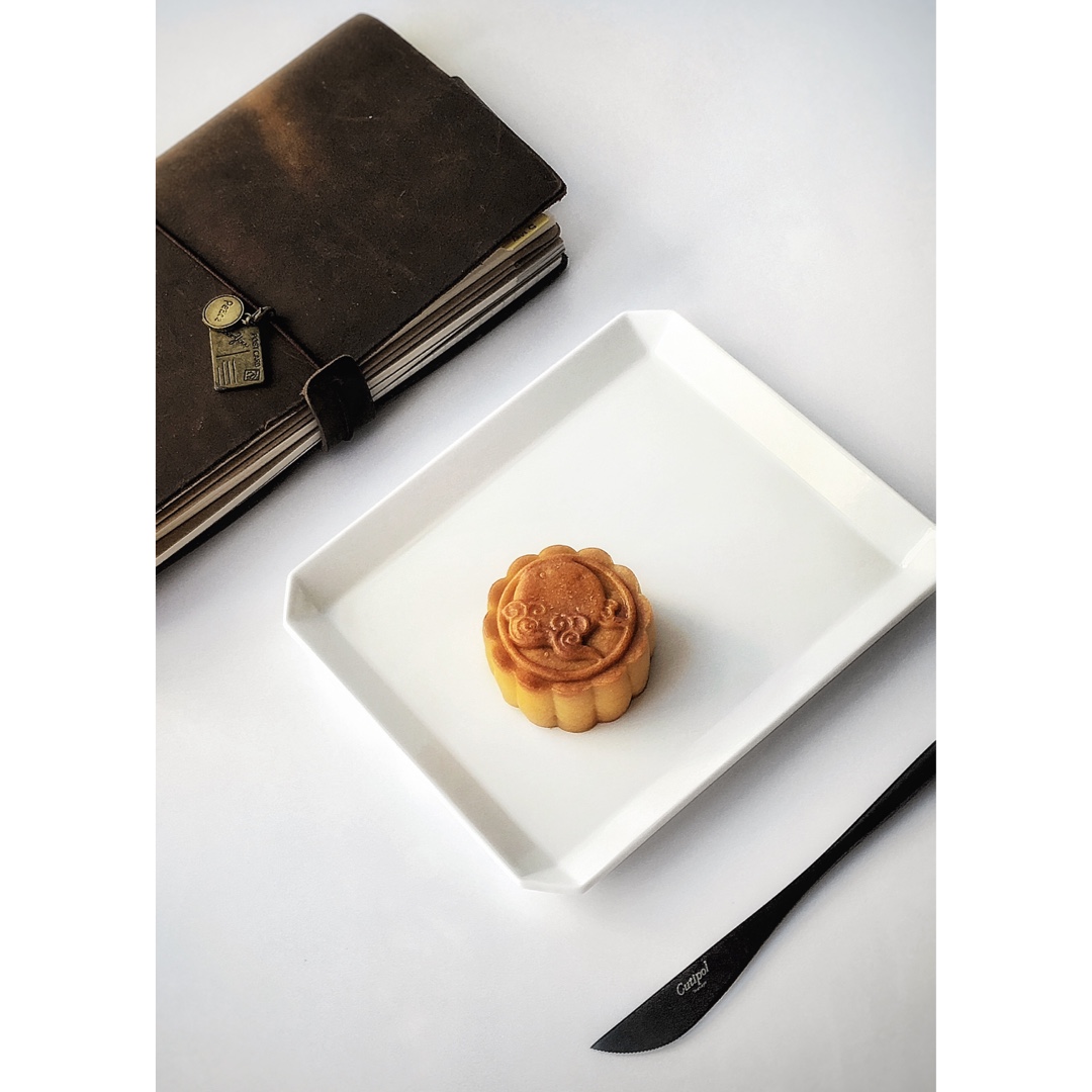 广式月饼—蛋黄莲蓉月饼