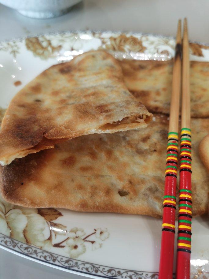 👩‍🍳香喷喷的榨菜鲜肉锅盔～吃一次忘不了💁🏻‍♀️