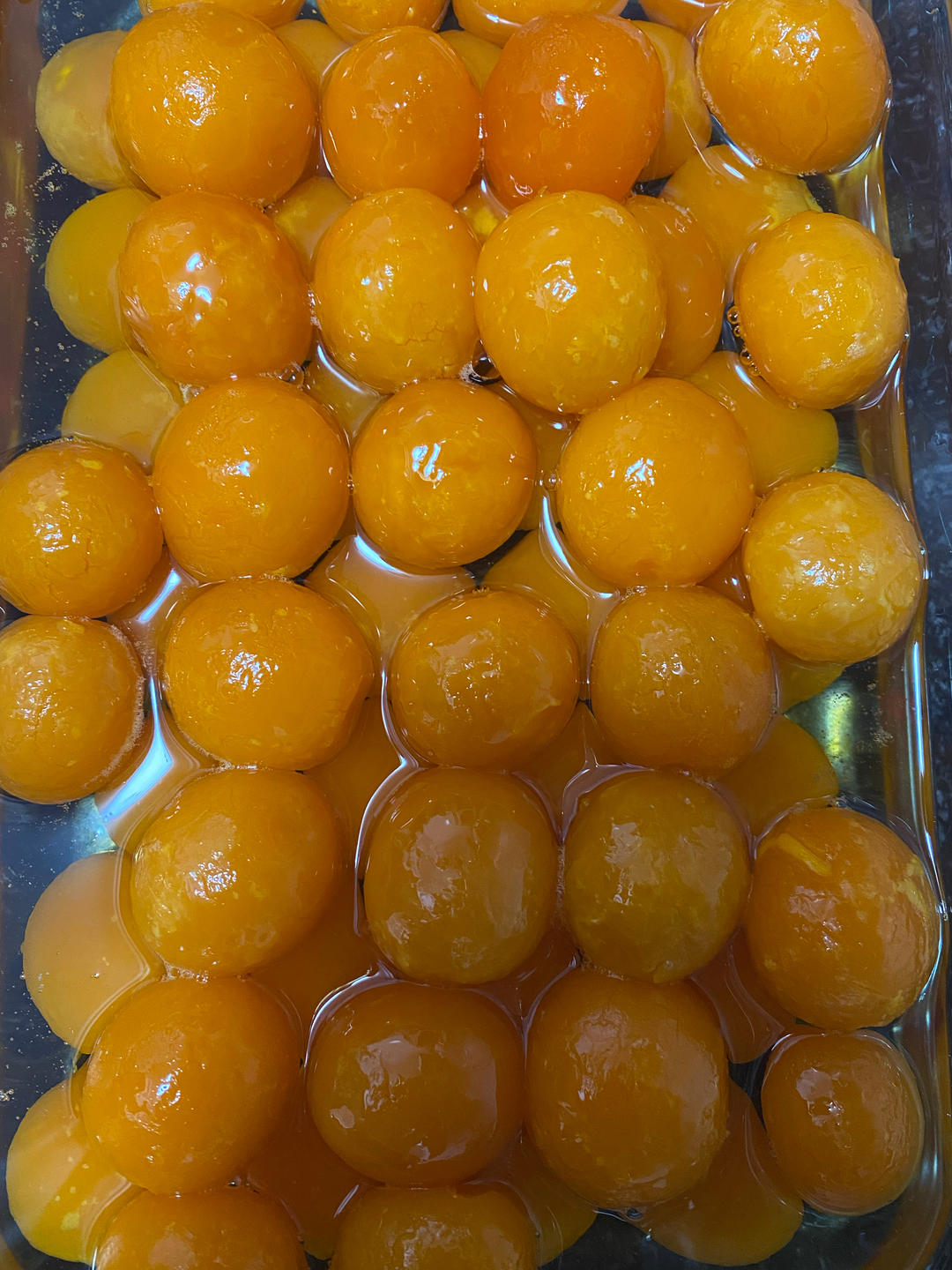 月饼前的咸鸭蛋准备
