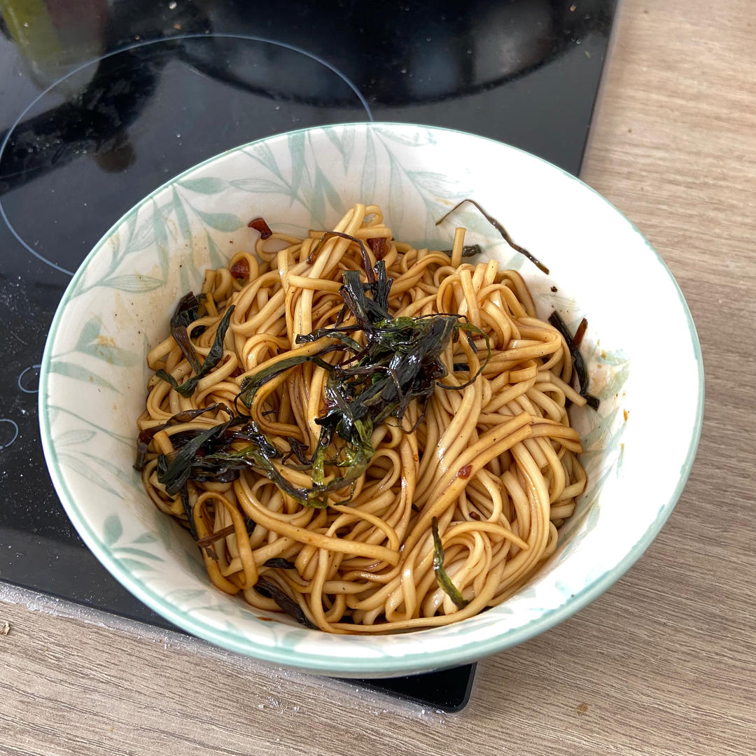 10分钟搞定的一碗葱油拌面