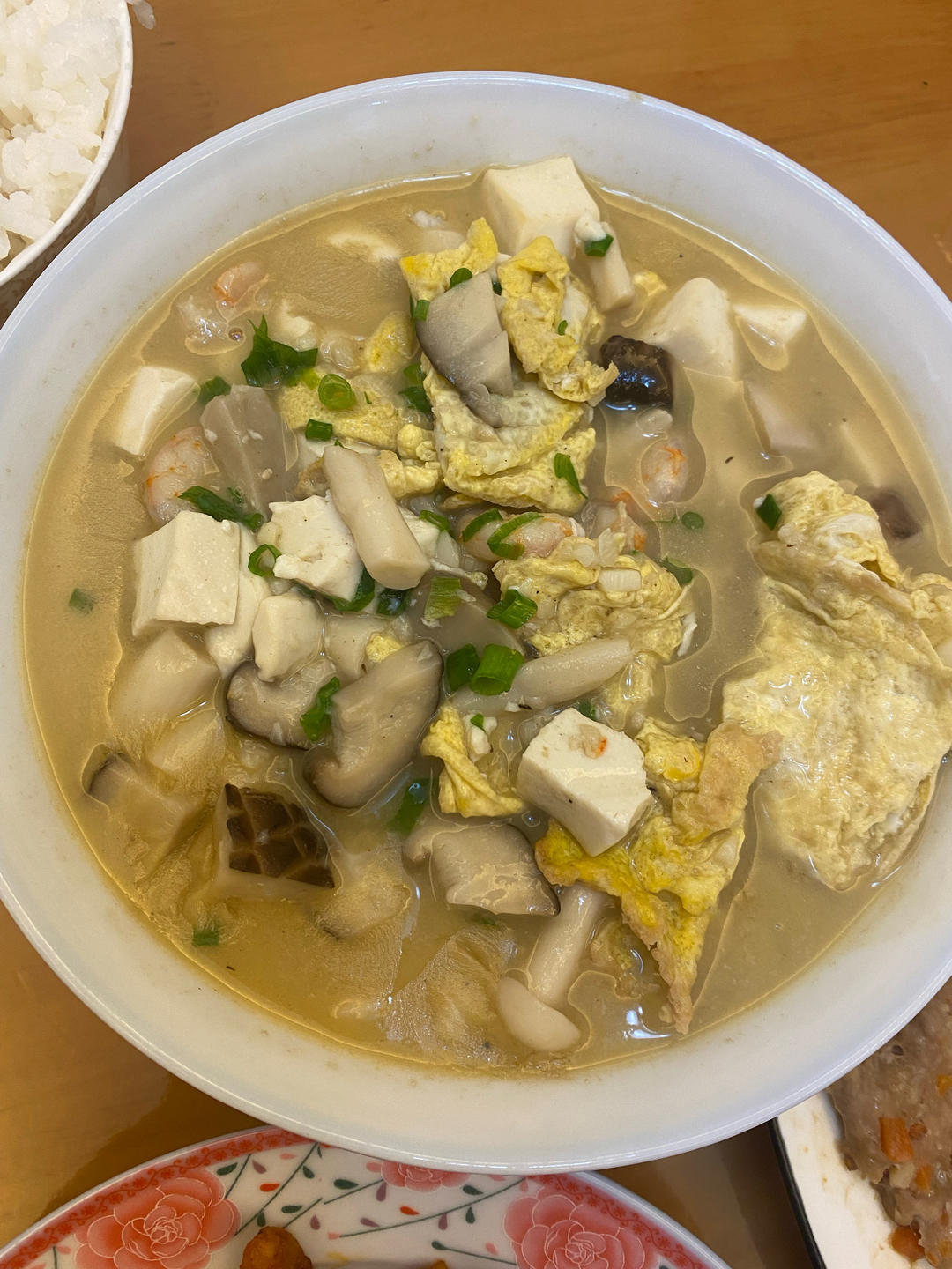 饱腹掉称✅鲜美浓郁的三鲜菌菇汤！