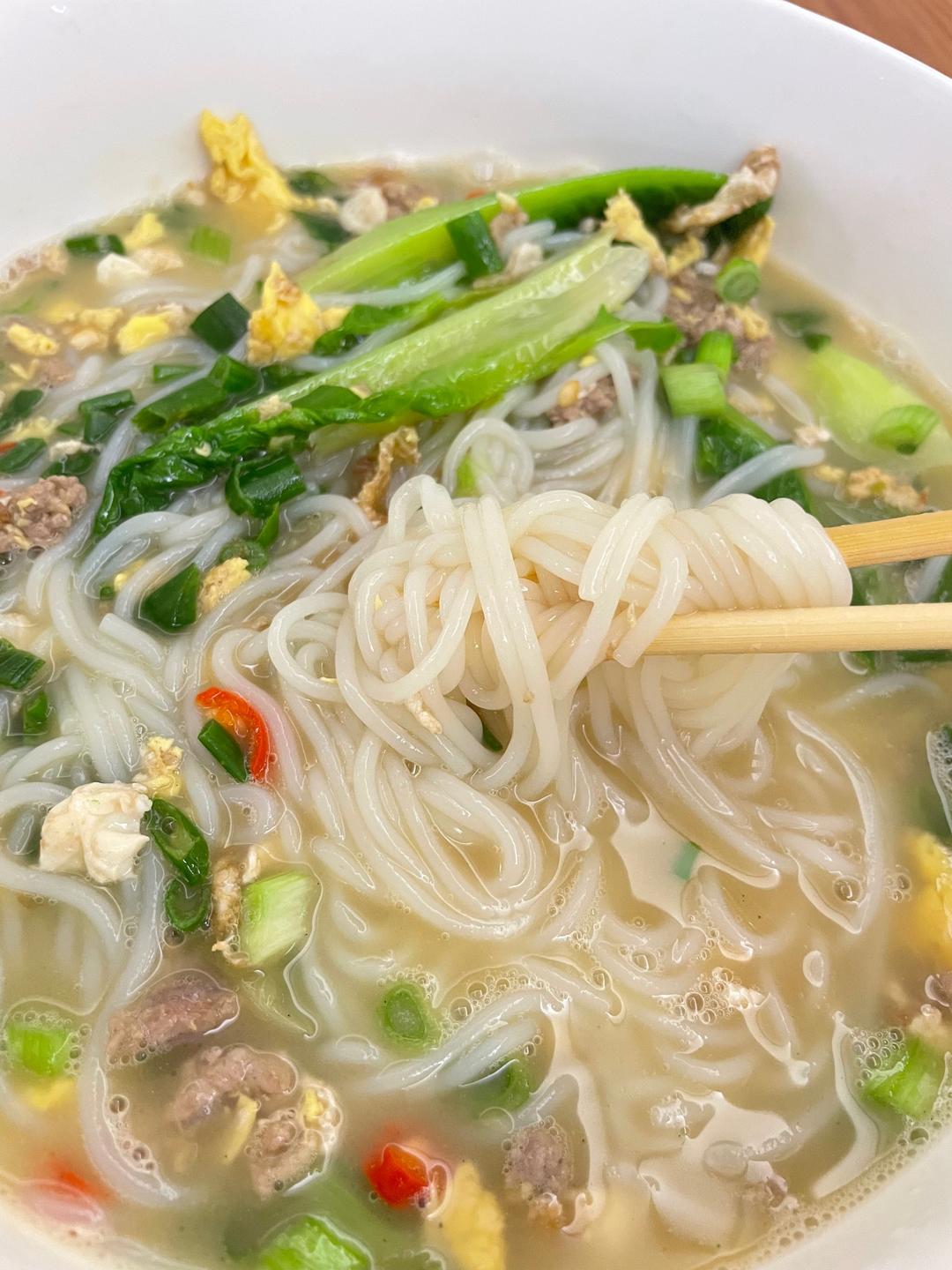 肉末鸡蛋汤米粉的做法