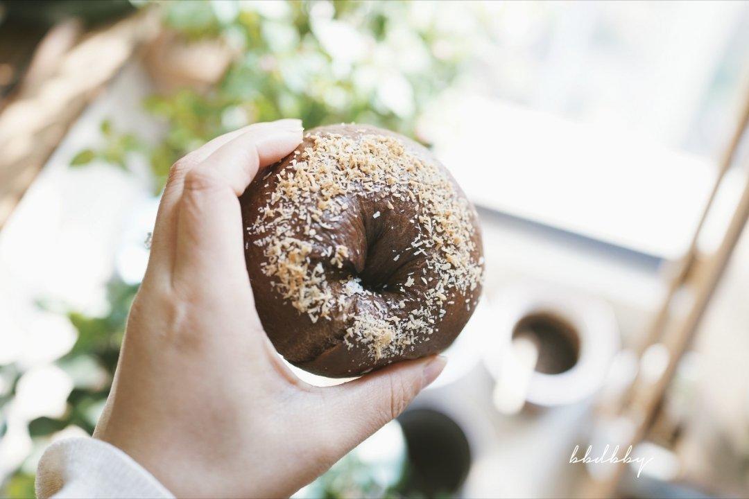 雙重巧克力椰子貝果