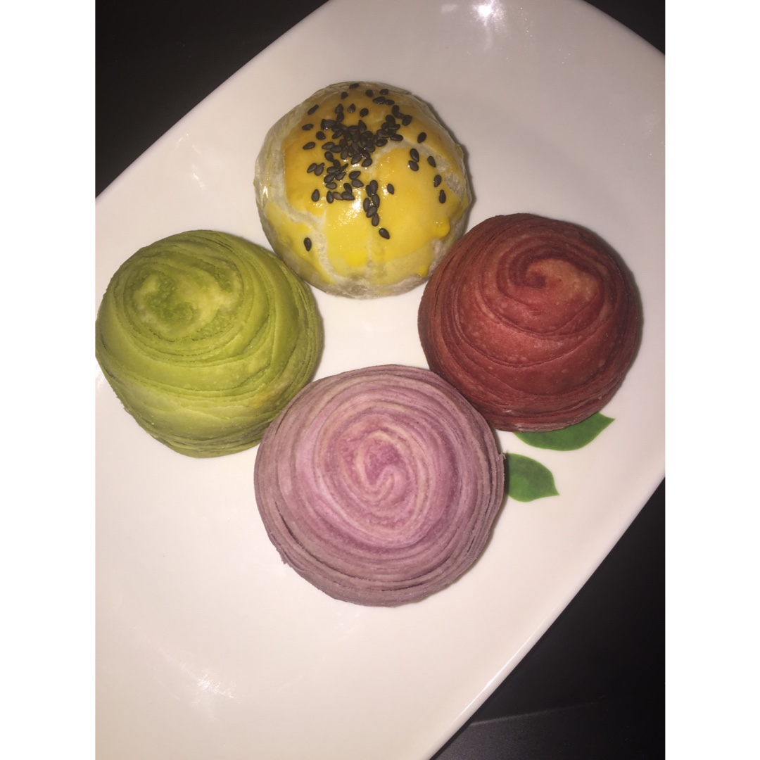 蛋黄酥~紫薯、抹茶、原味~花好月圆，中秋快乐~内附一次做六色蛋黄酥方法~