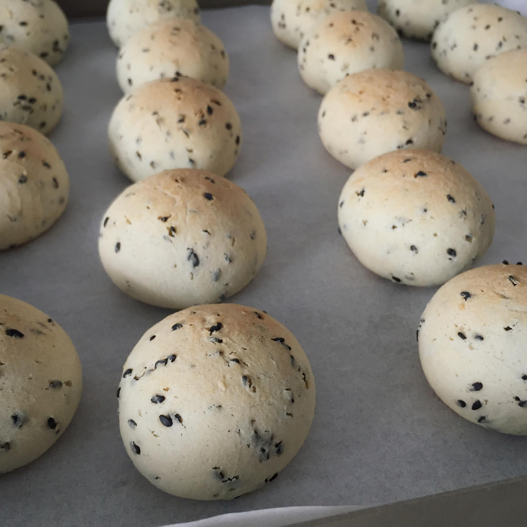 黑芝麻麻薯面包