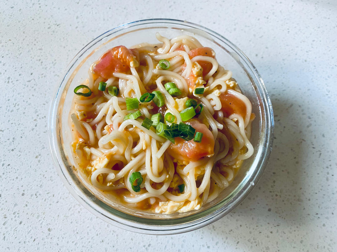 恨不得抱着锅舔的番茄鸡蛋面