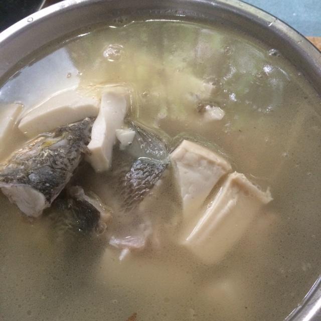 黄瓜鱼豆腐汤的做法
