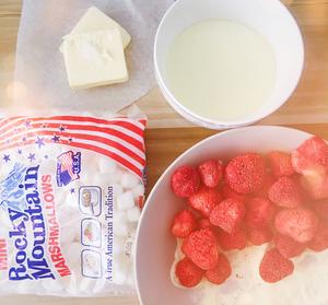 情人节草莓牛扎糖低糖不甜腻的做法 步骤1
