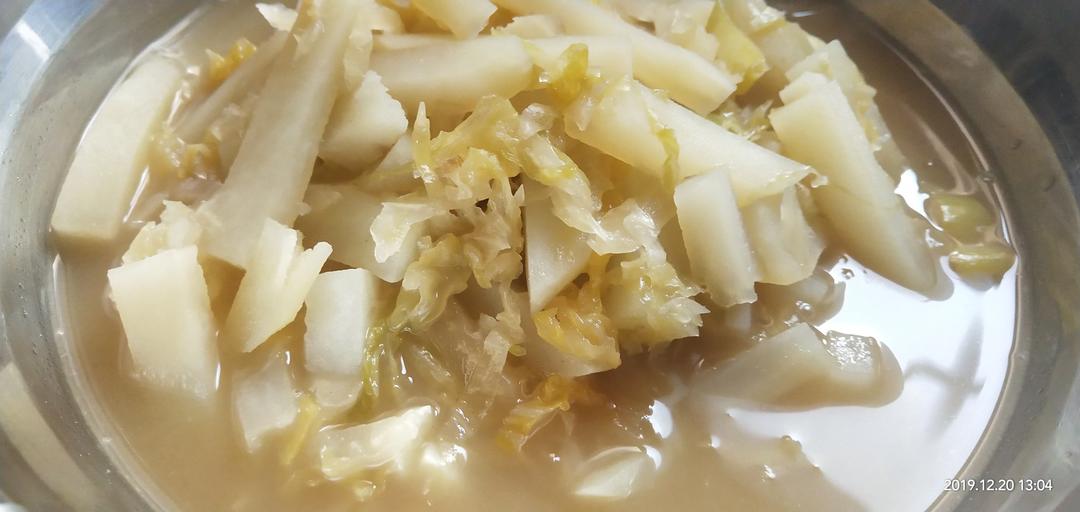 东北人做的东北土豆炖酸菜