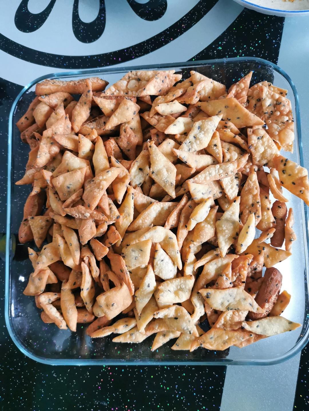 两块钱成本 轻松搞定小零食 方法简单 无需醒面发面 酥香可口 附细节视频详解