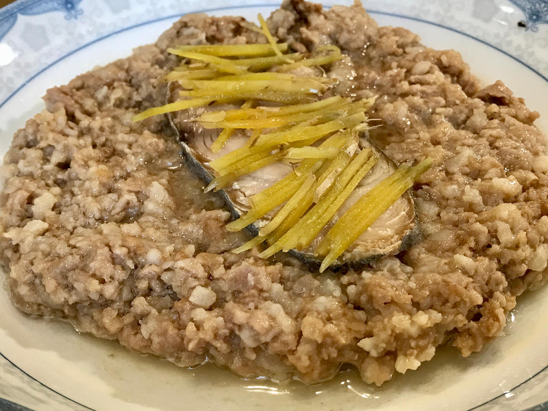 岭南风情画之咸鱼蒸肉饼的做法