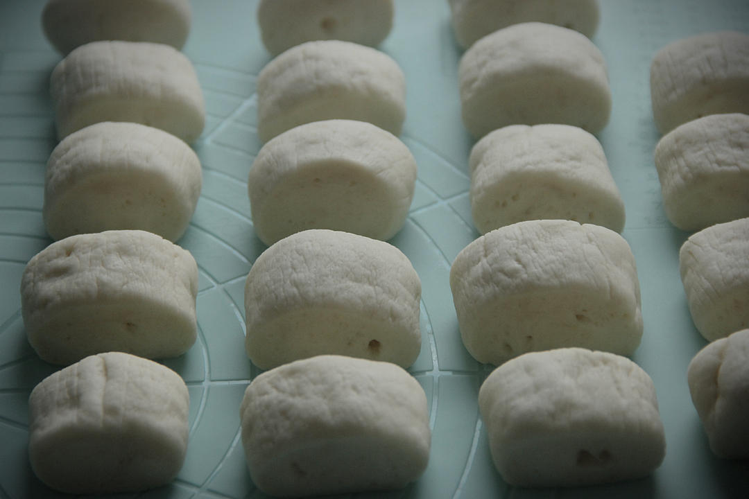 一发奶香小馒头，口感特别好！