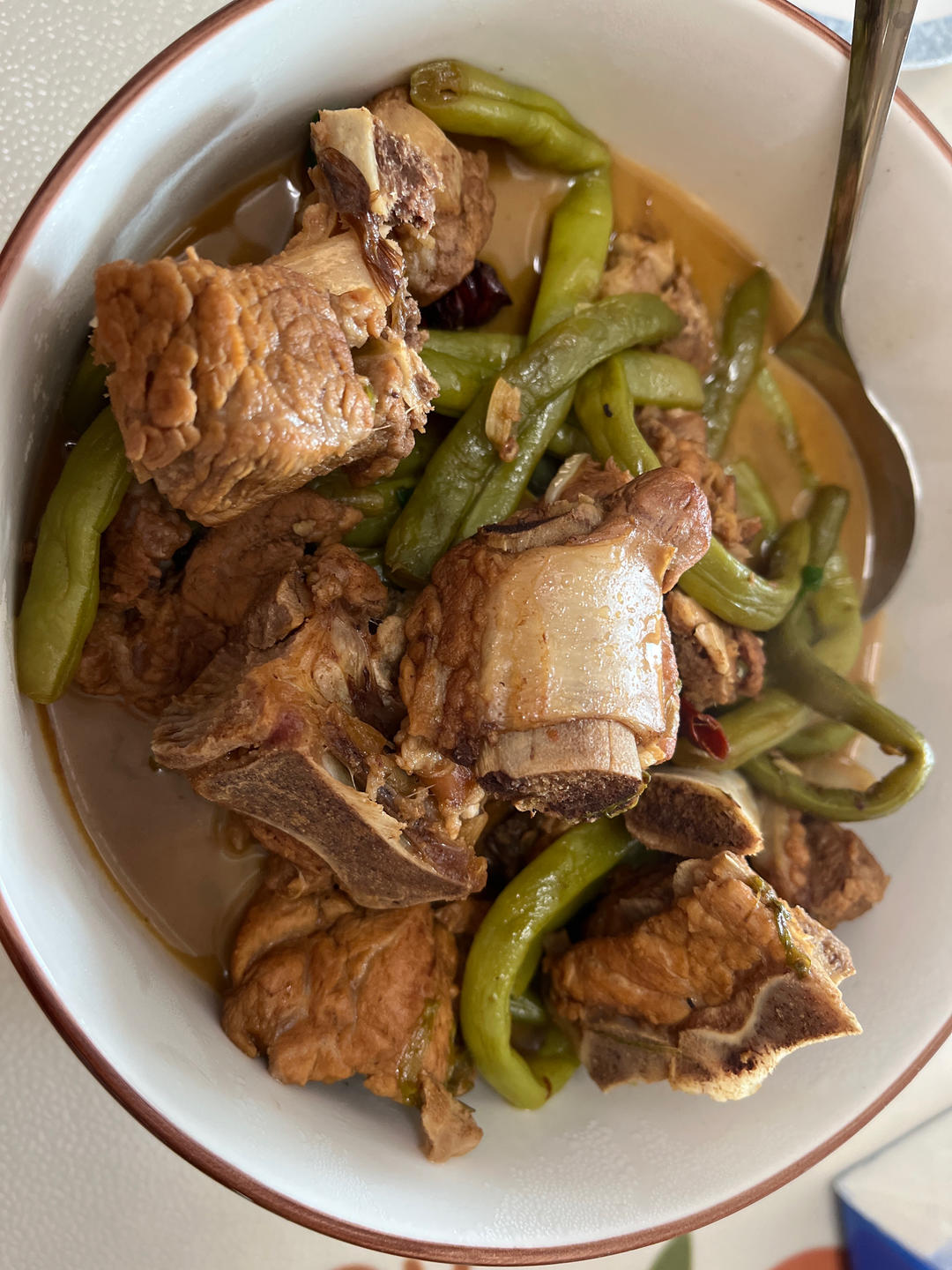 厨师长教你：“豆角烧排骨”的家常做法，荤素搭配，汁浓味美