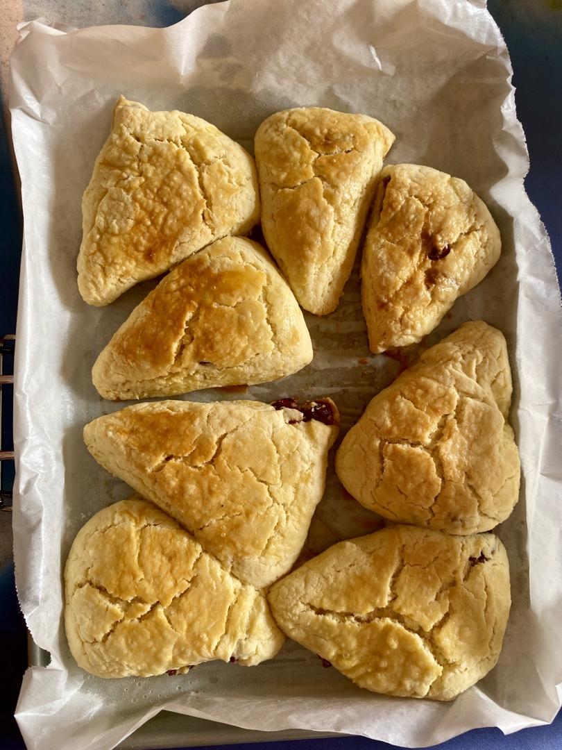 超级松软完美裂纹的司康-English scones