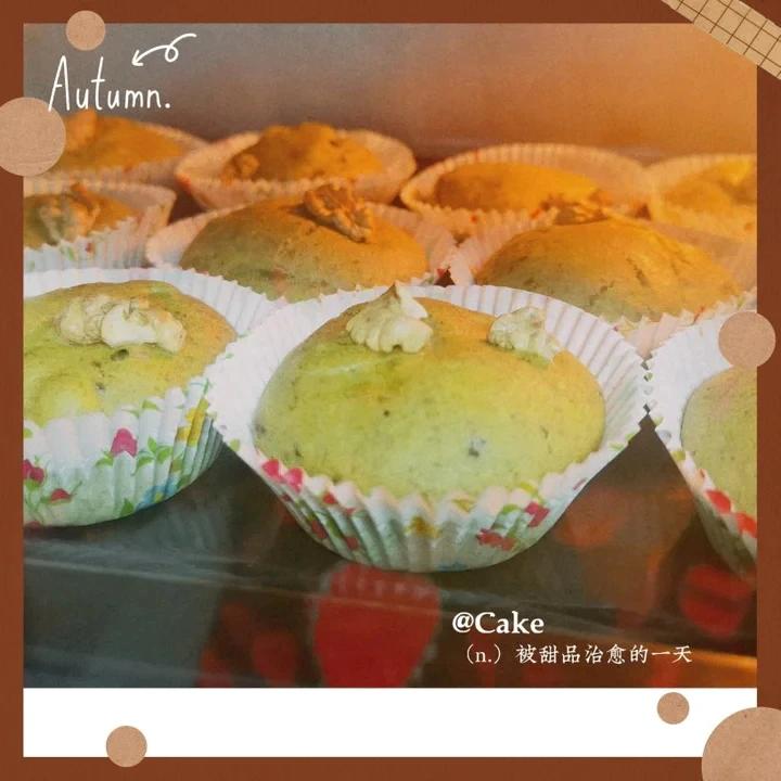 只需搅拌入烤箱的香蕉麦芬