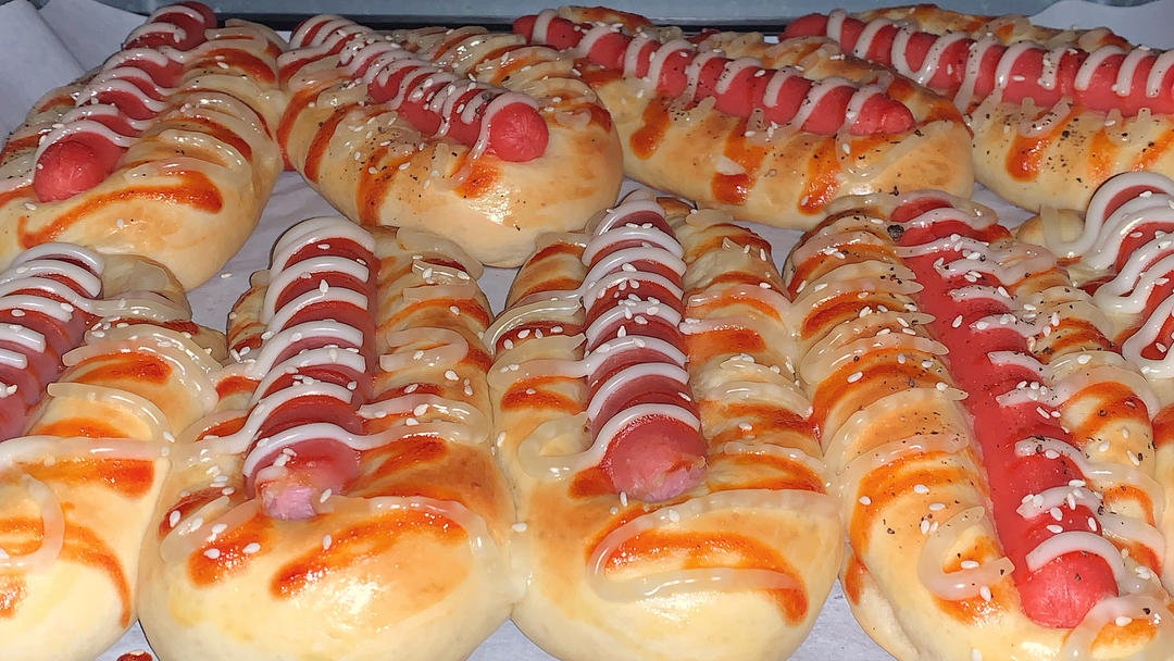 一个面团撑起一家店的台式面包—香肠面包