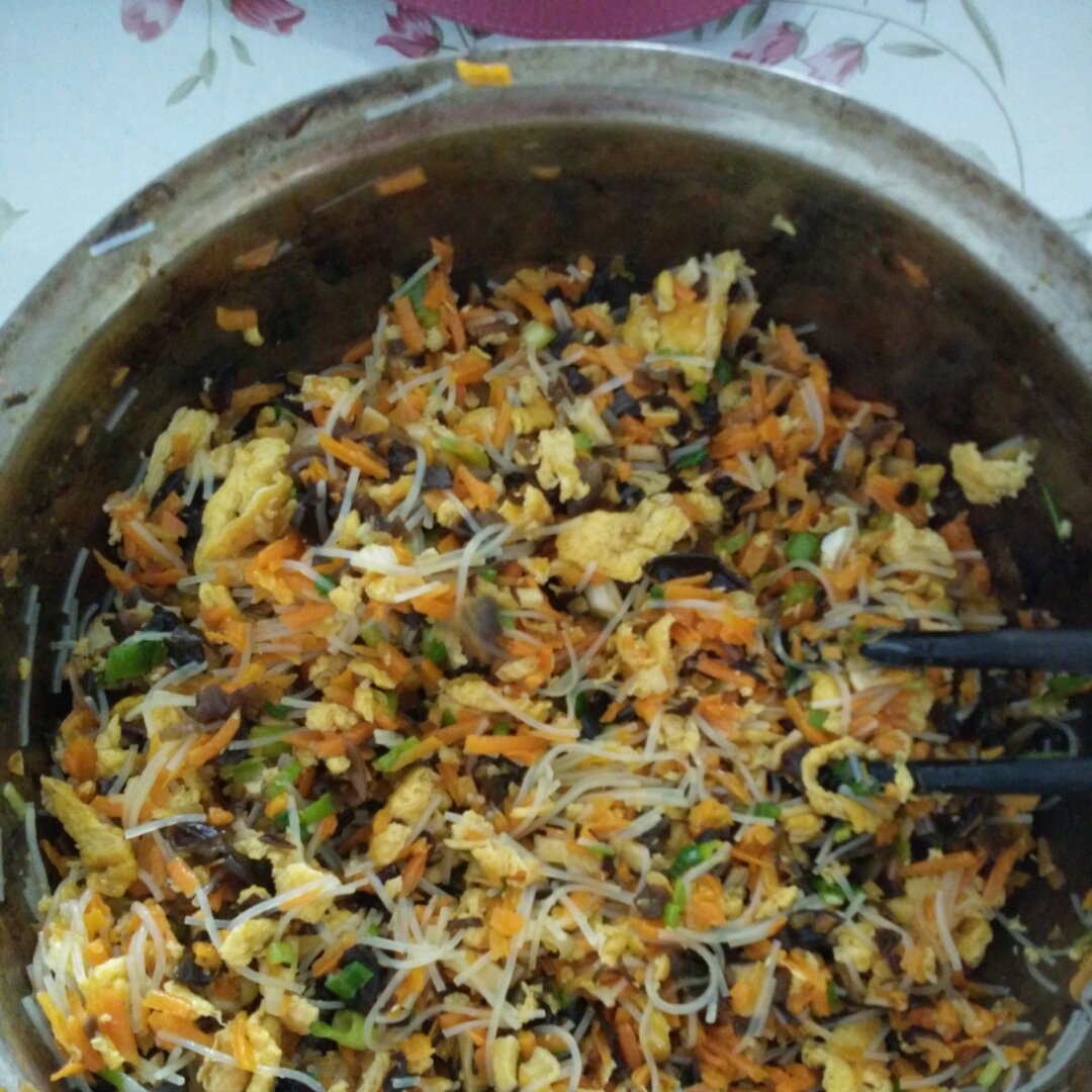 胡萝卜木耳鸡蛋素包子