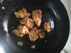 排骨扁豆焖饭的做法 步骤4