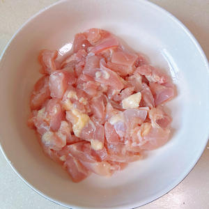 浓郁好吃‼️韩式鸡肉芝士焖饭的做法 步骤1