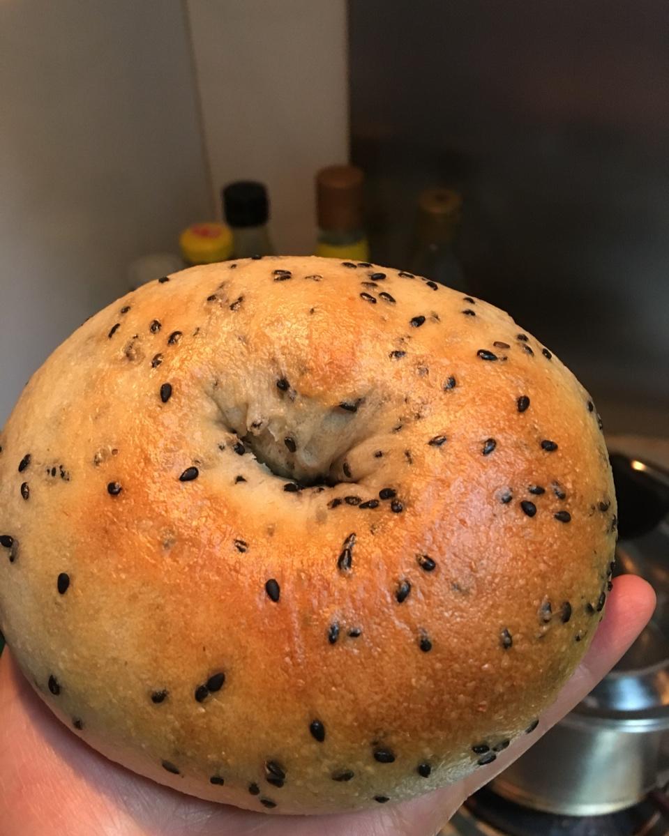 无油低糖的健康主食面包：芝麻贝果