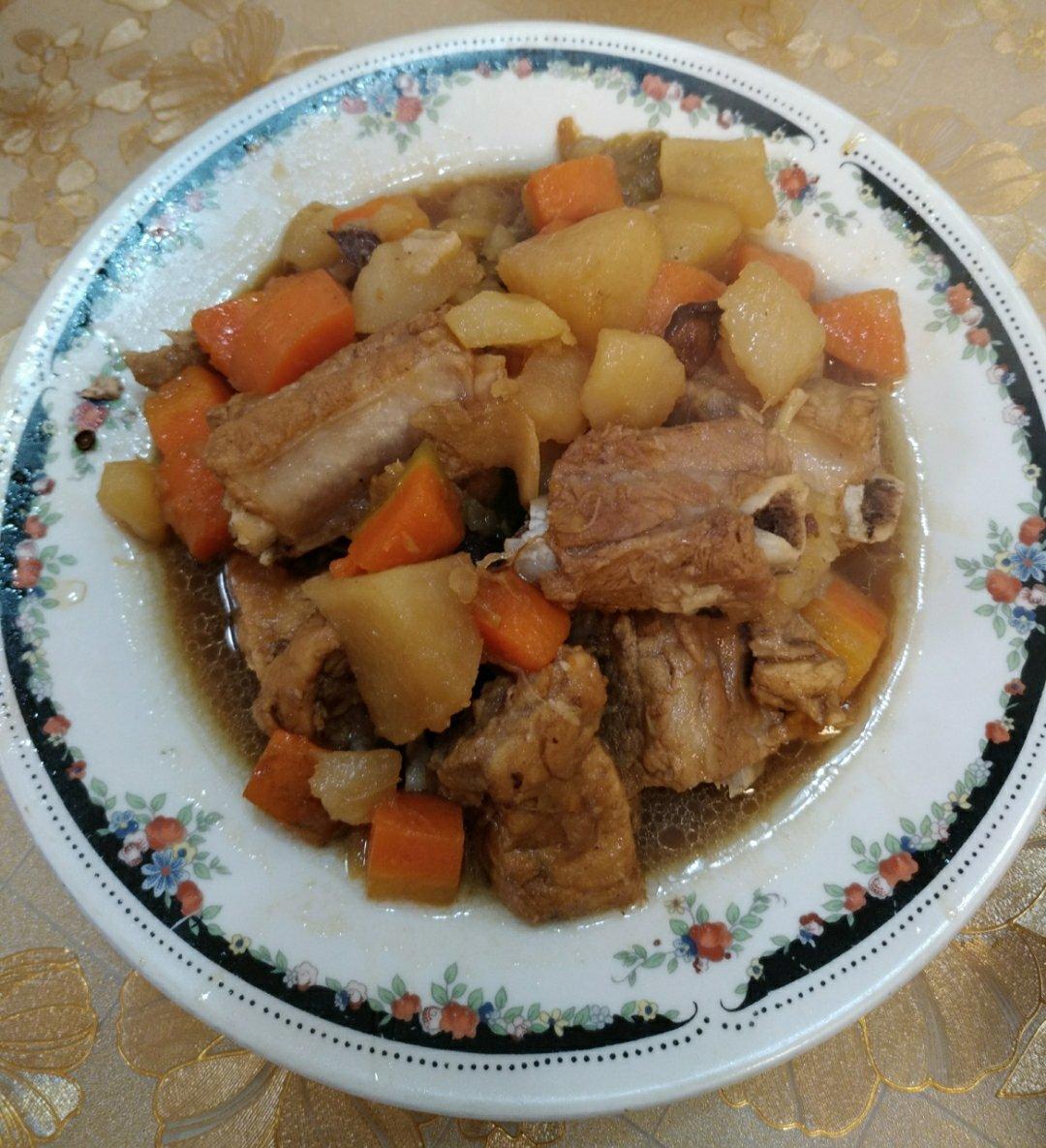 胡萝卜土豆炖排骨
