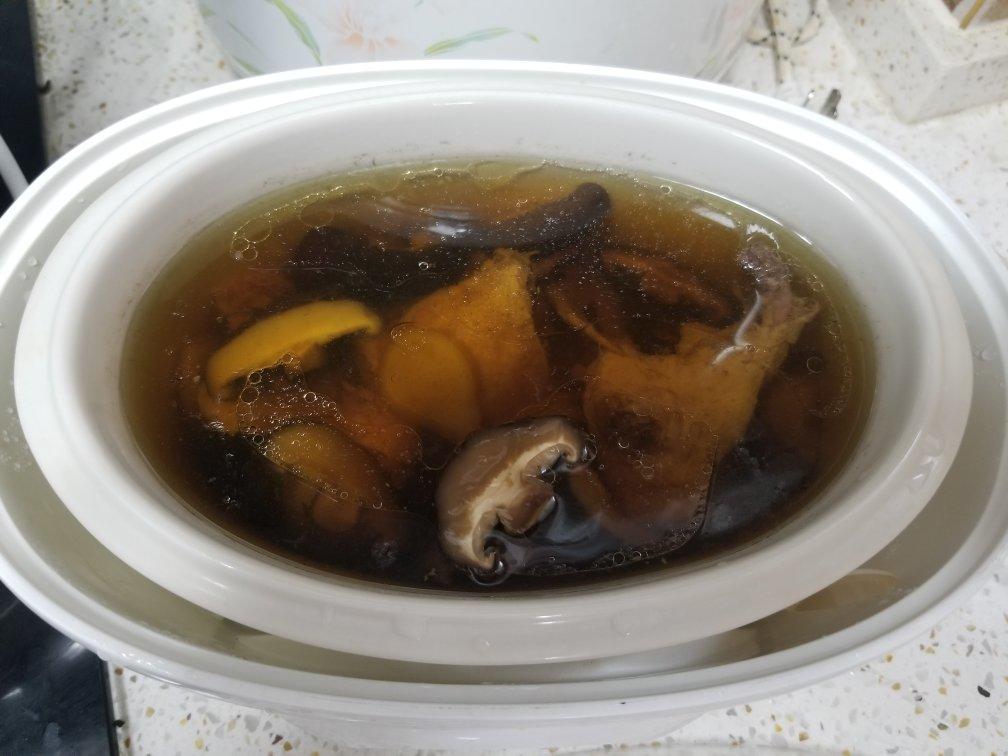 虫草花炖鸽子汤