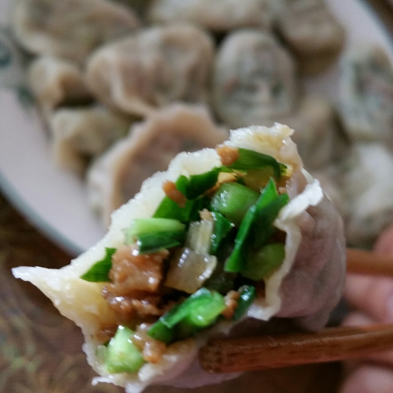 韭菜猪肉饺子(最简单最好吃又最多汁的饺子)