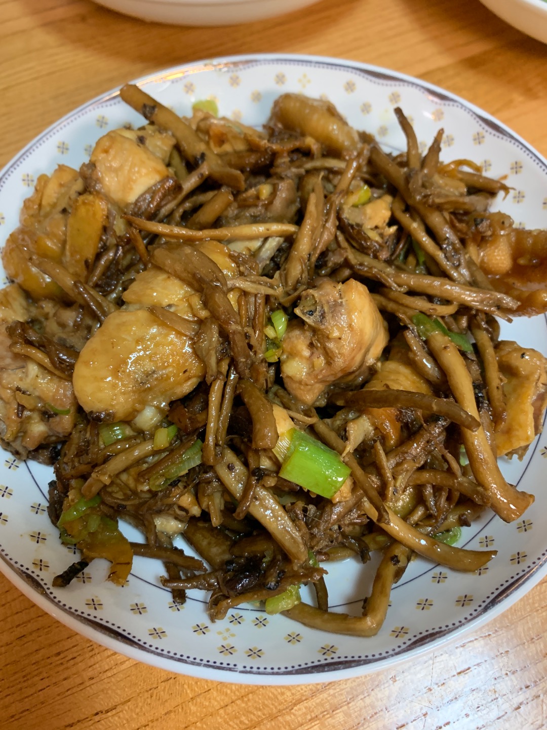 茶树菇干锅鸡