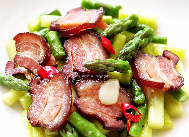 腊肉炒芦笋
