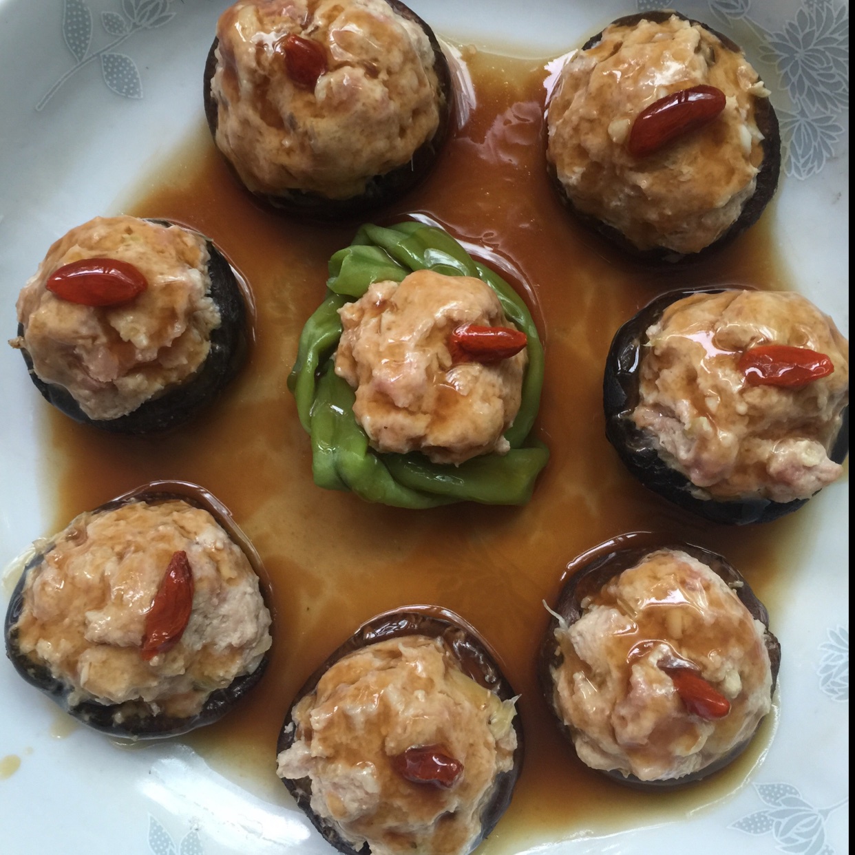 豆腐肉末酿香菇
