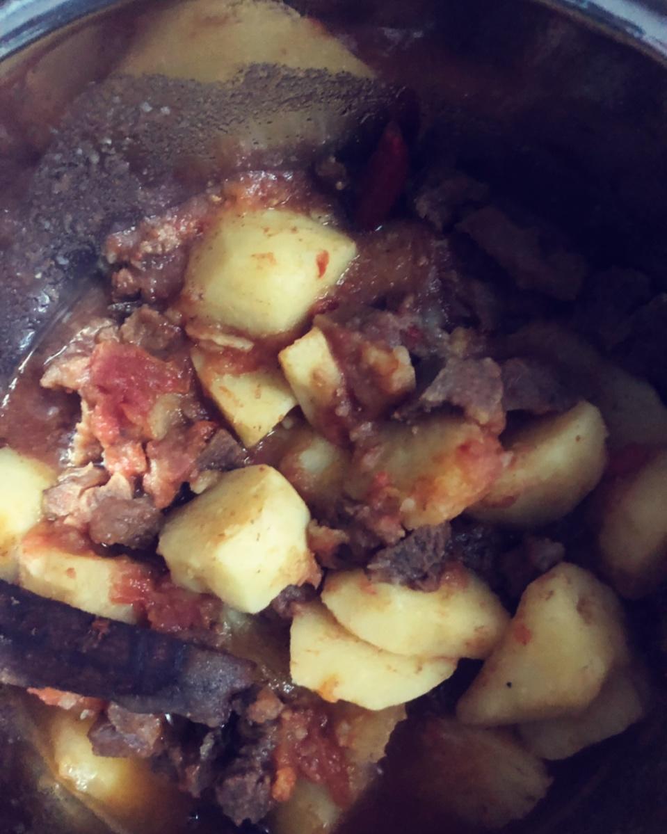 西红柿土豆炖牛肉
