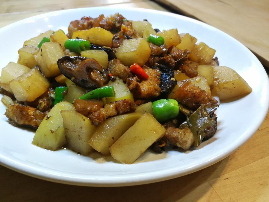 不放油健康烧 白萝卜红烧五花肉